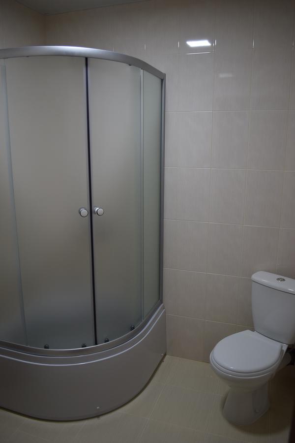Veles Hotell Brovary Exteriör bild