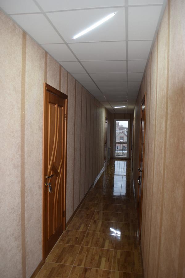 Veles Hotell Brovary Exteriör bild