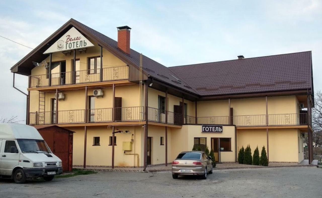 Veles Hotell Brovary Exteriör bild