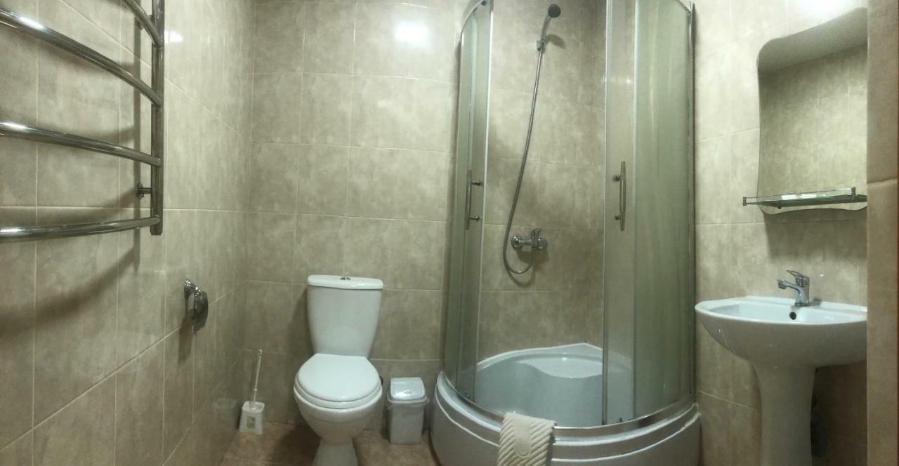 Veles Hotell Brovary Exteriör bild